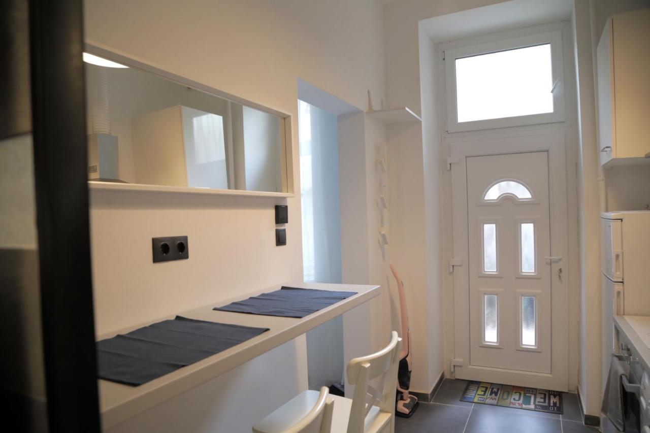 Sweety Blue Apartman Near Oktogon ブダペスト エクステリア 写真